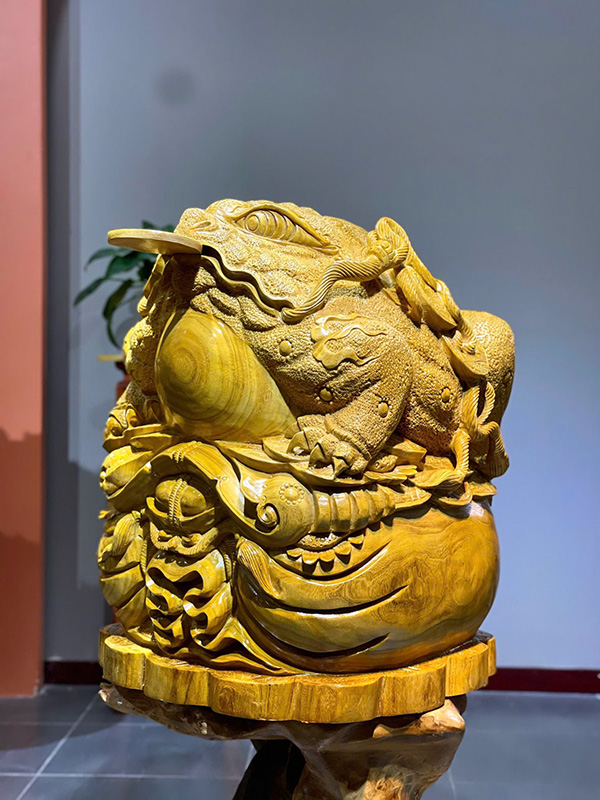 golden-rosewood-money-frog-statue-2-ft-spiritual-feng-shui-decor-3 golden-rosewood-money-frog-statue-2-ft-spiritual-feng-shui-decor